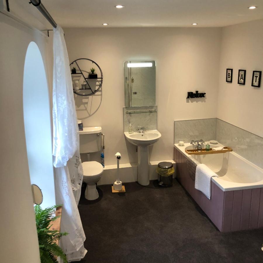 The Hollow Bed And Breakfast Great Longstone Exteriör bild
